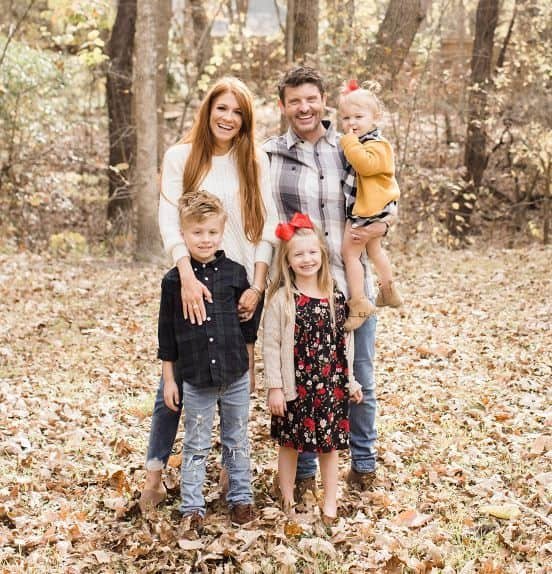 Jennifer Todryk with her husband and kids.